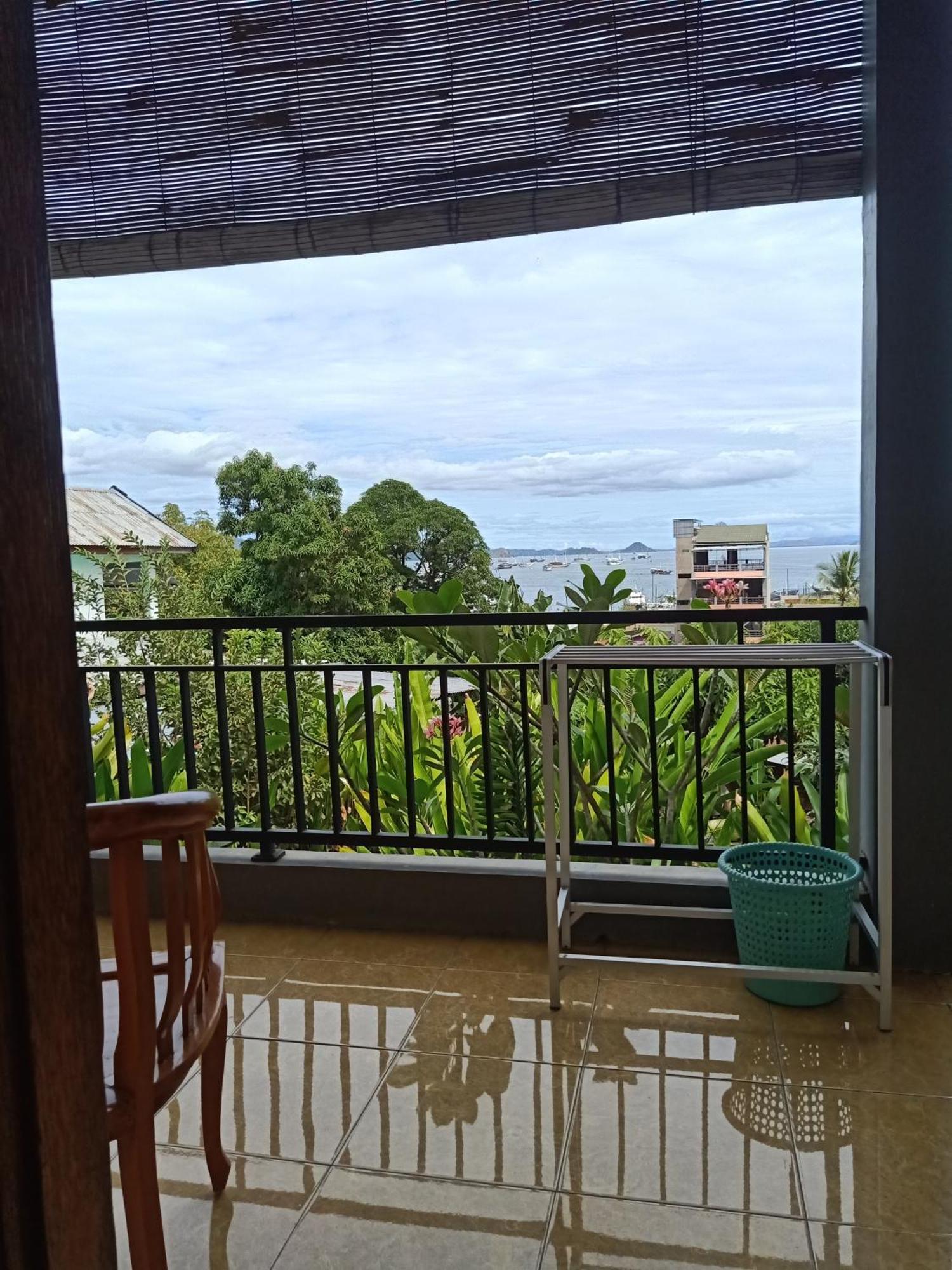 Manta Manta Guesthouse Лабуан-Баджо Екстер'єр фото