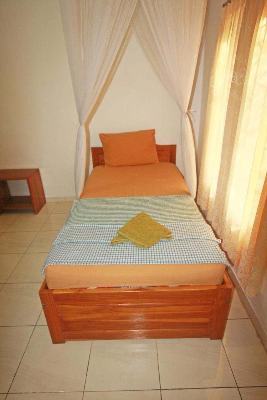 Manta Manta Guesthouse Лабуан-Баджо Екстер'єр фото